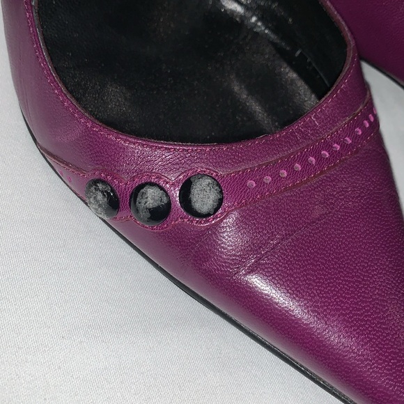 Marc Jacobs Purple Leather Pointed Toe w/Buttons Kitten  Heels Pumps - Picture 2 of 8